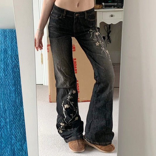 Plant Flower Embroidery Slim Fit and Slimming Flared Jeans
