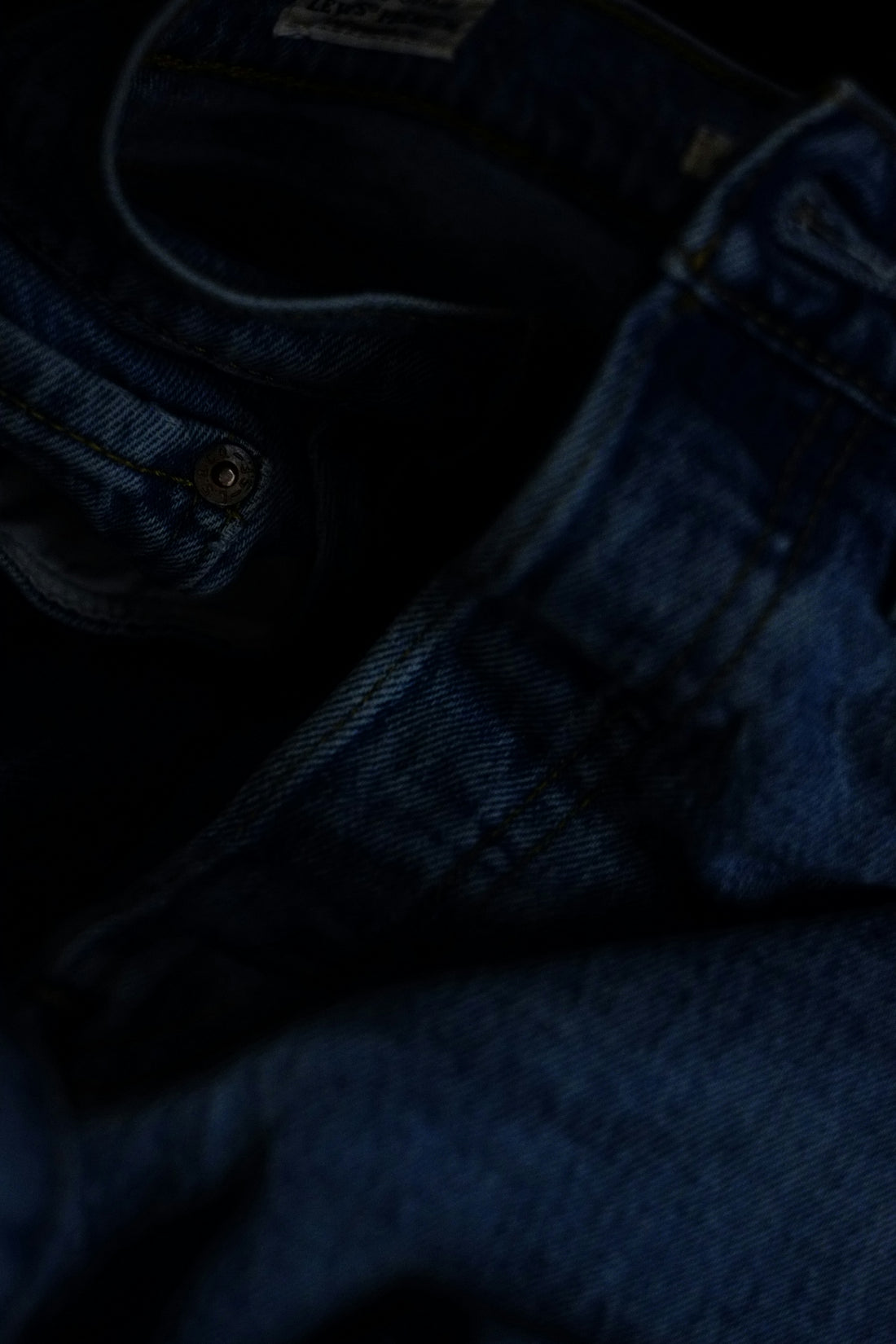 a close up of a pair of blue jeans
