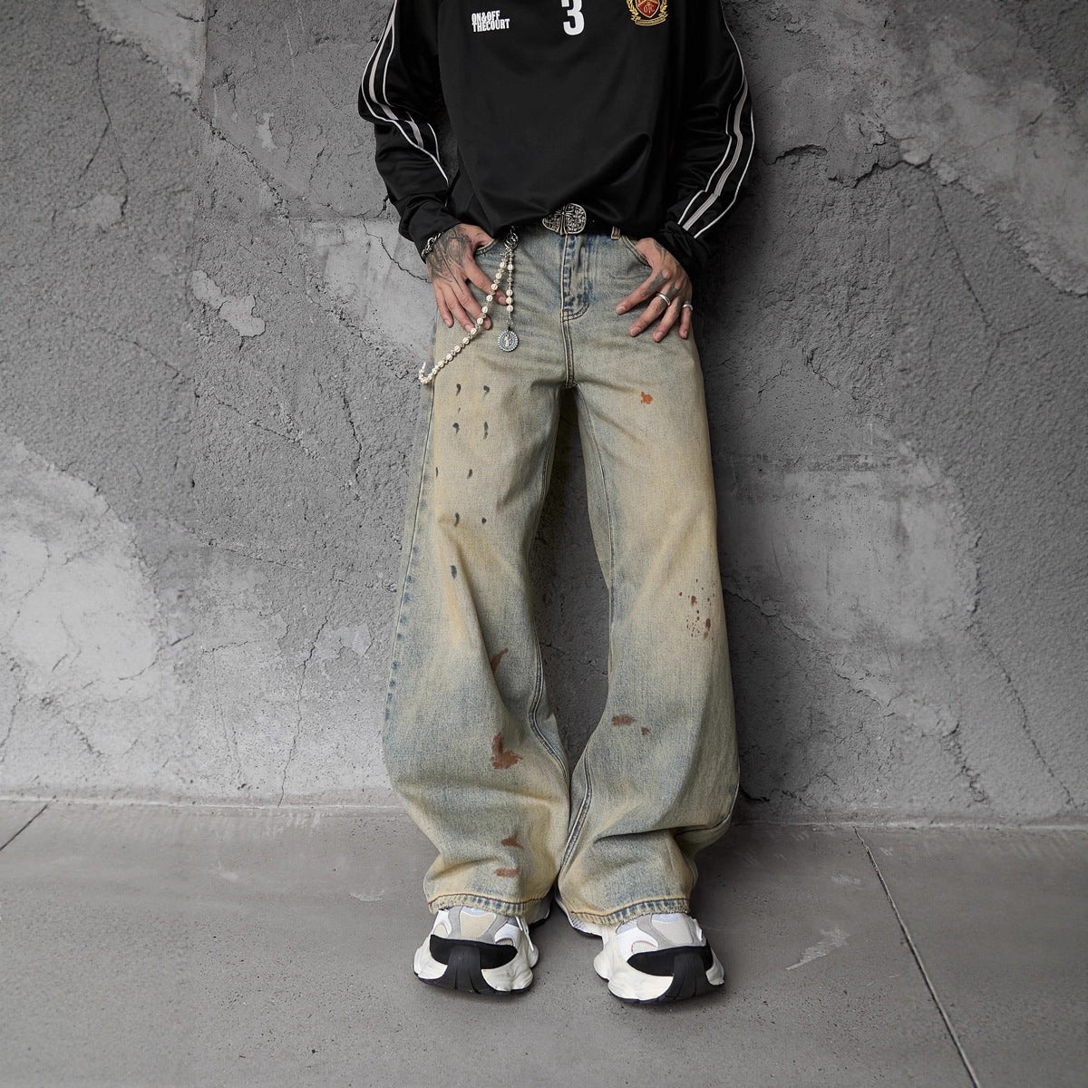 Design Spray Painted Knife Pants for Men - Loose Fit Distressed Denim Jeans