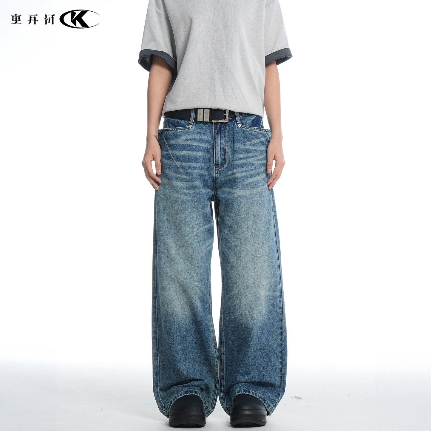 Water-Washed Vintage Loose Fit Casual Wide-Leg Straight Leg Jeans for Men and Women