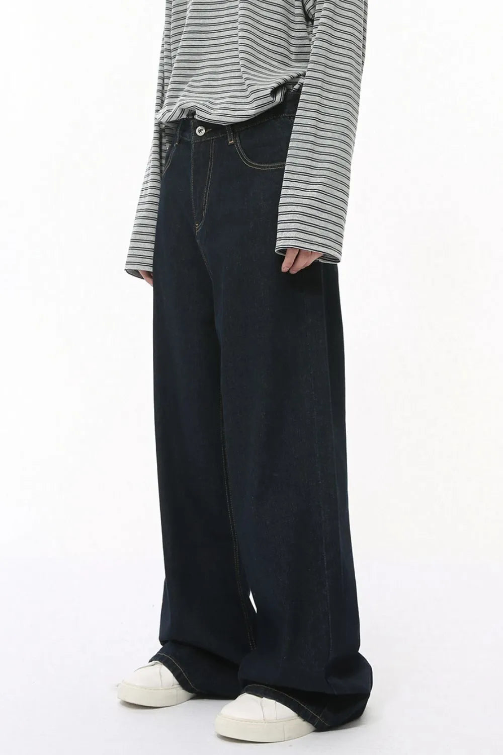 Luxury Wide Leg Japanese Denim Jeans with Functional Pockets