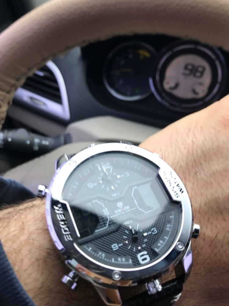 Men's Analog Quartz Sports Watch - Digital Calendar