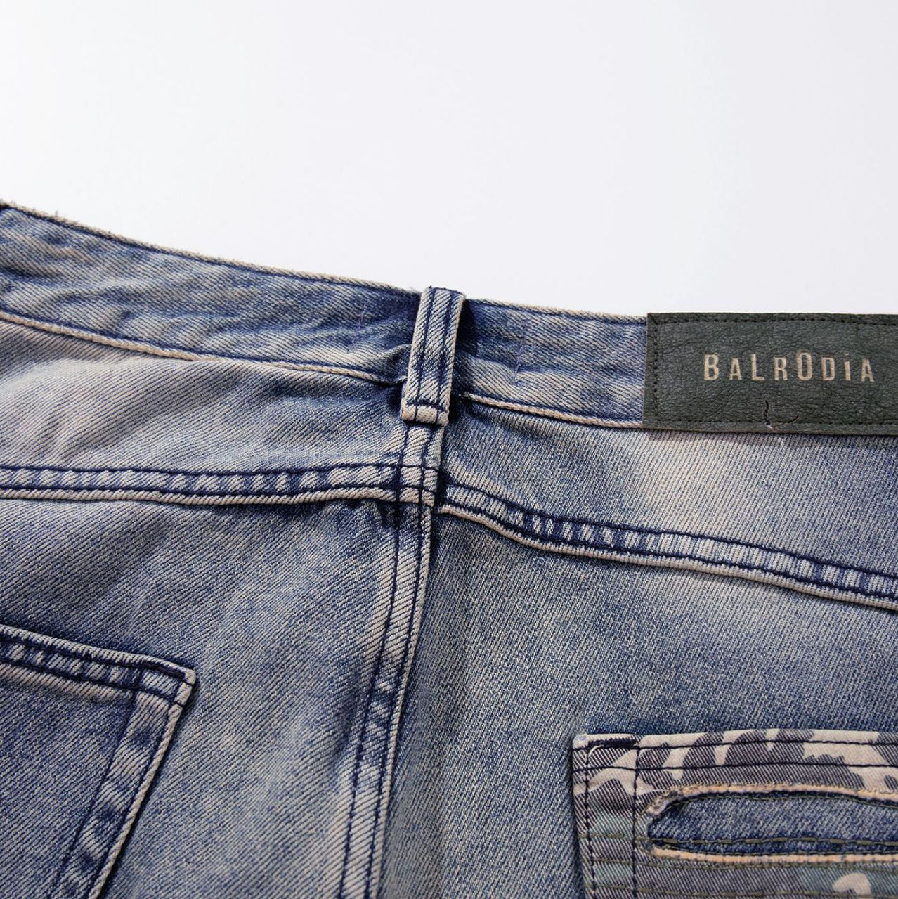 Washed Vintage High-Quality Tapered Jeans