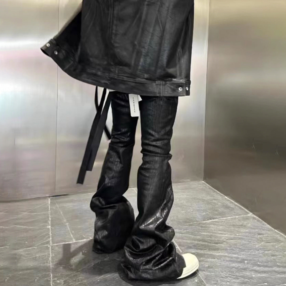 Coated Water Washed Design Denim Micro Pull Floor Pants