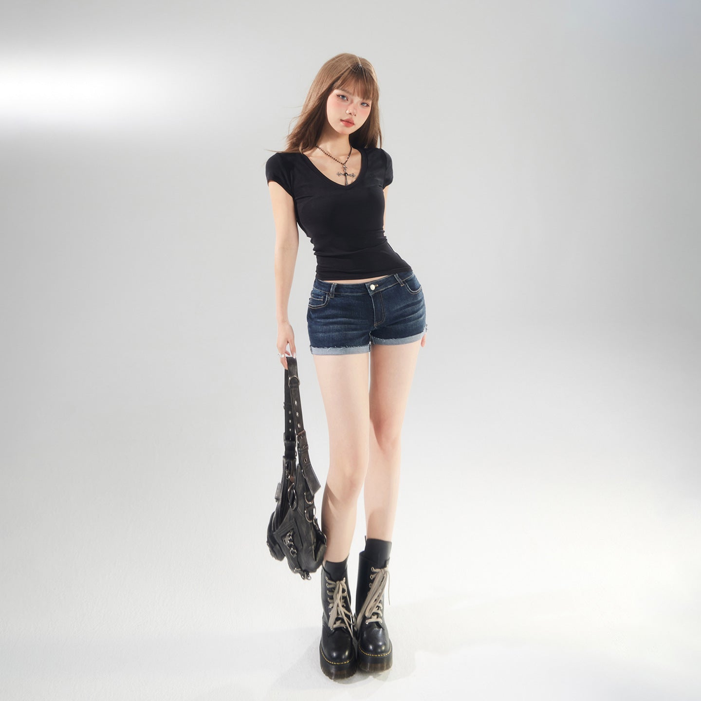 Women's Low Waist Cuffed Elastic Denim Shorts for Summer