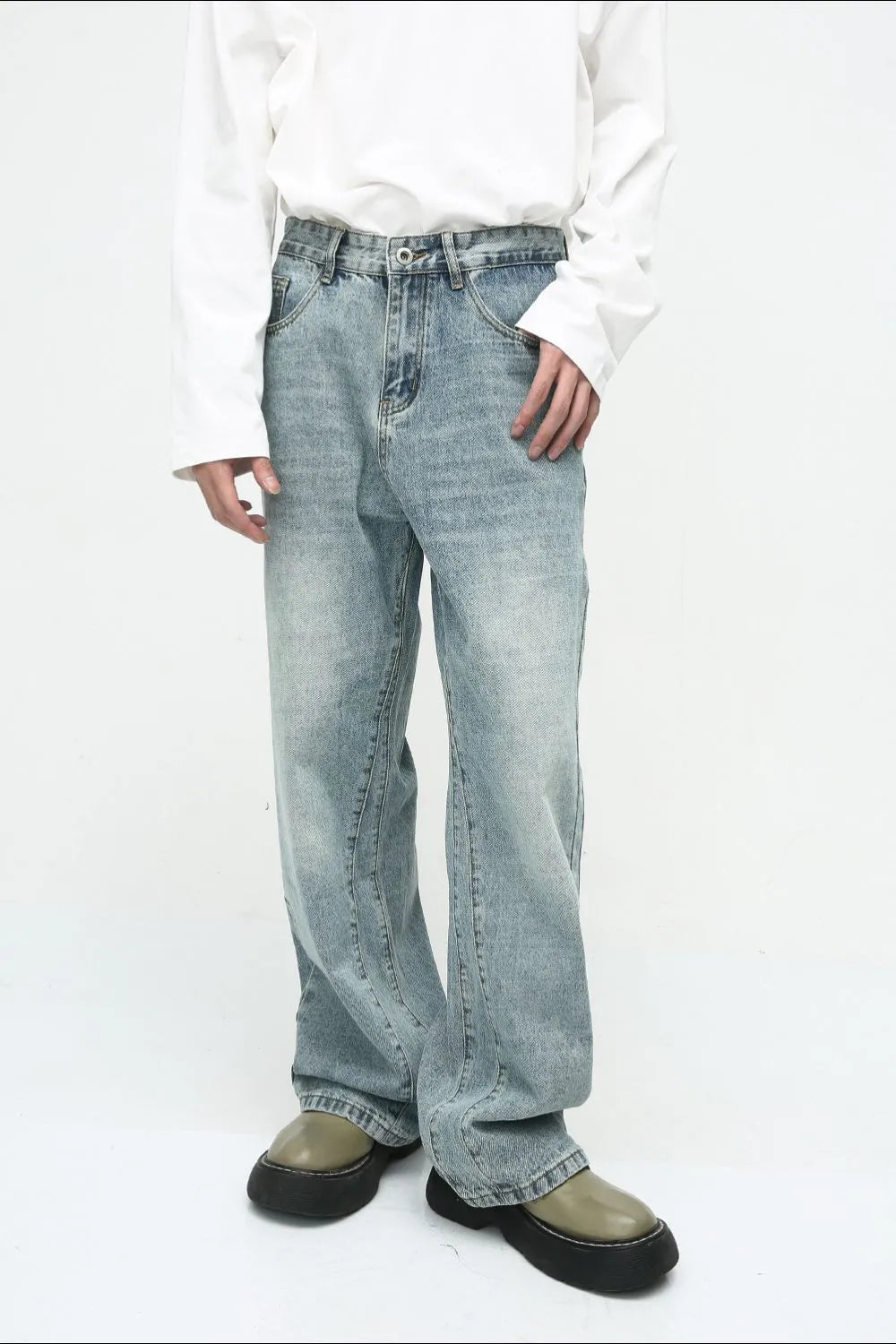 Premium Mid Rise Jeans with Pockets