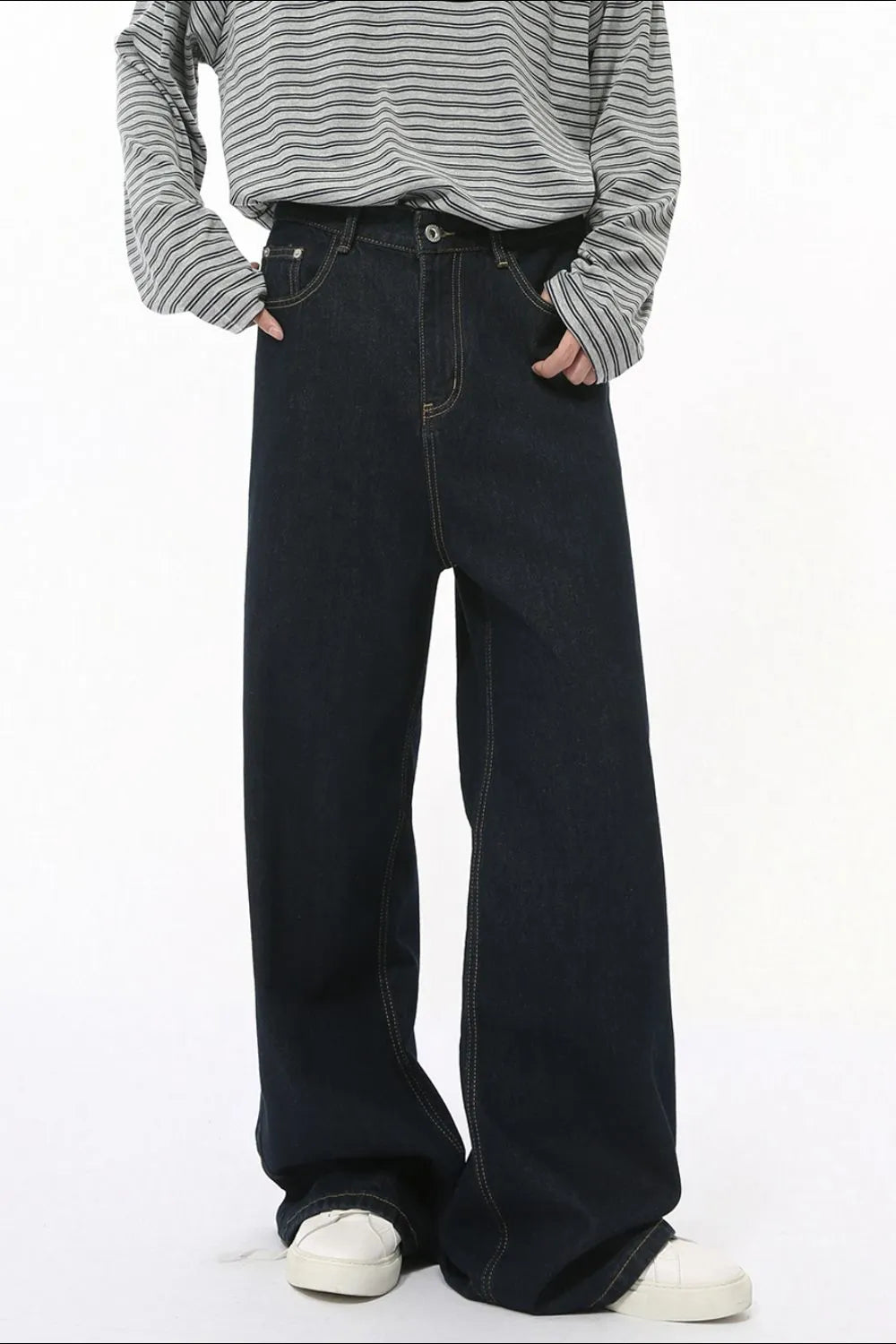 Luxury Wide Leg Japanese Denim Jeans with Functional Pockets
