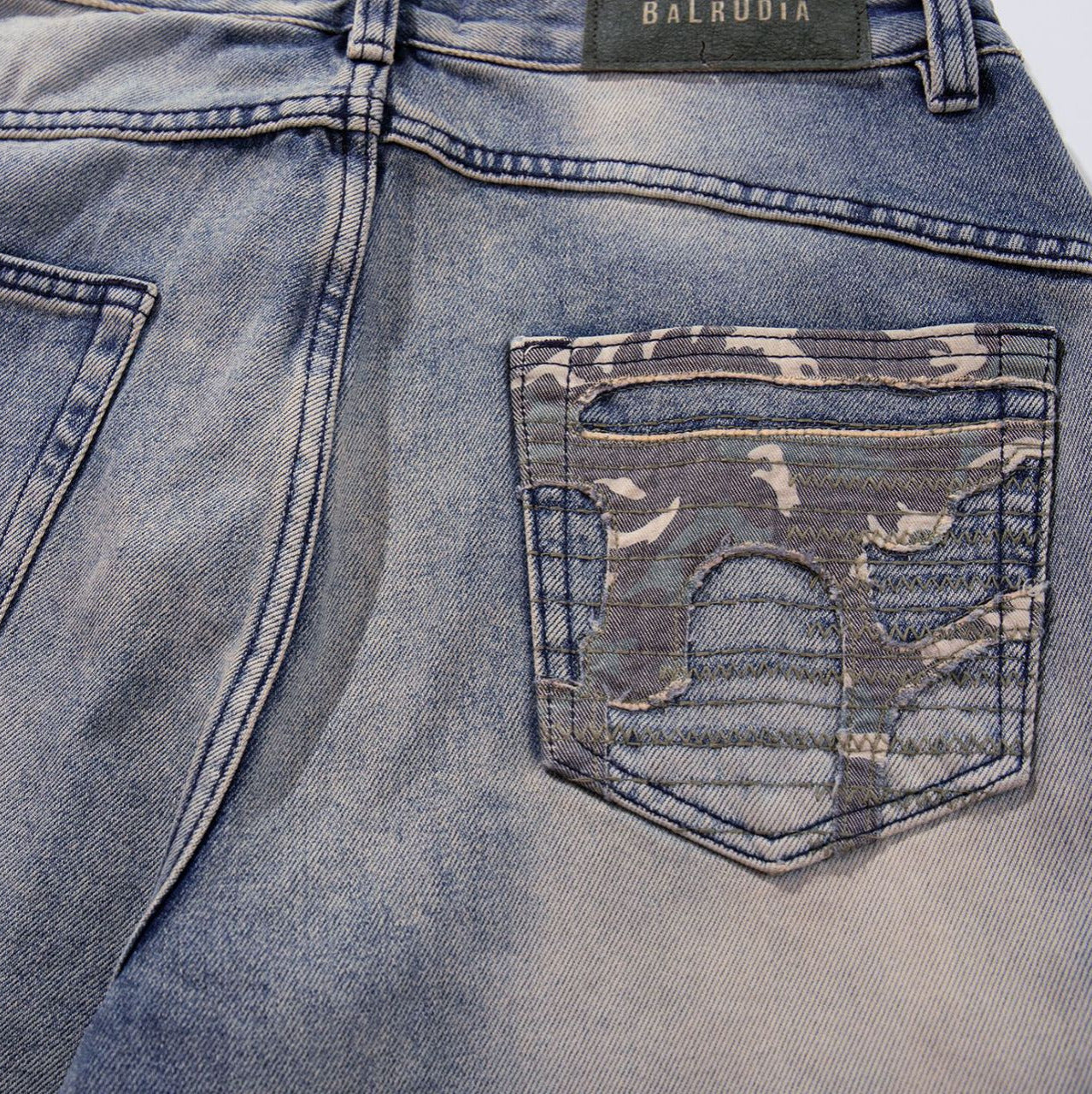Washed Vintage High-Quality Tapered Jeans