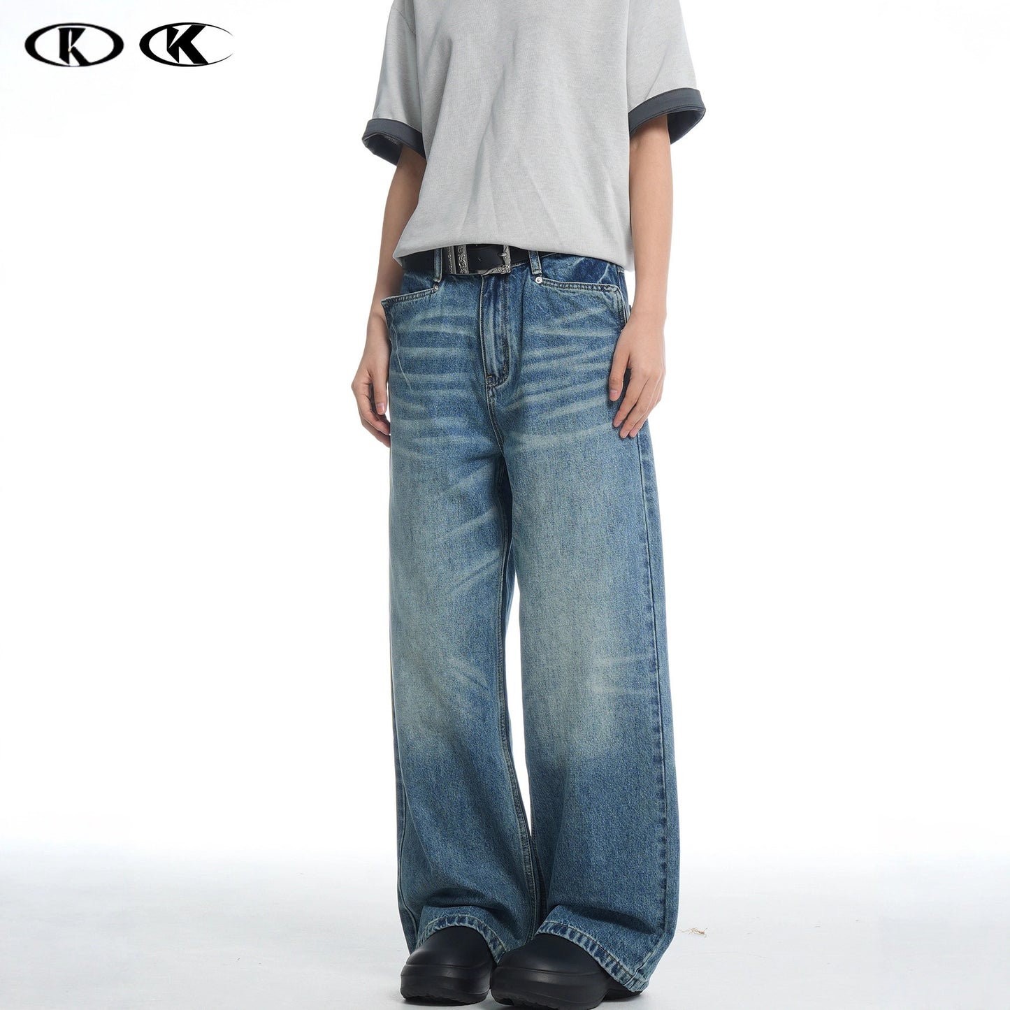 Water-Washed Vintage Loose Fit Casual Wide-Leg Straight Leg Jeans for Men and Women