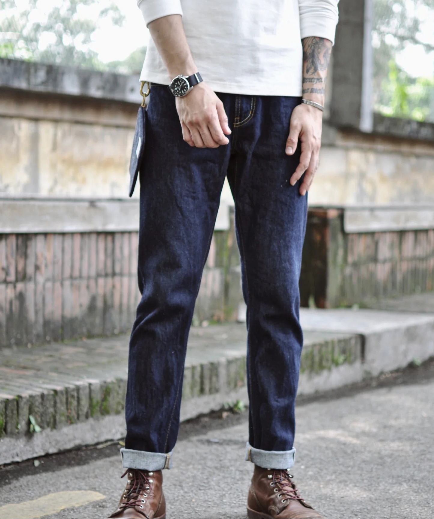 Men's Sanforized Selvedge Denim Jeans in Indigo and Black
